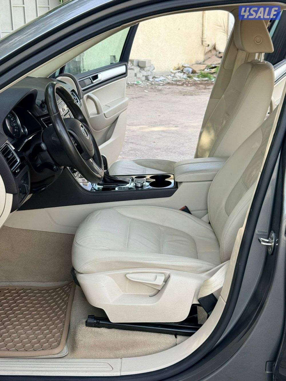 طوارق 2016 بحالة فوق الممتازة سيرفيس منتظم حتي الآن 168km8