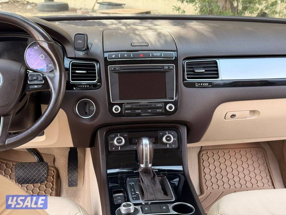 طوارق 2016 بحالة فوق الممتازة سيرفيس منتظم حتي الآن 168km9