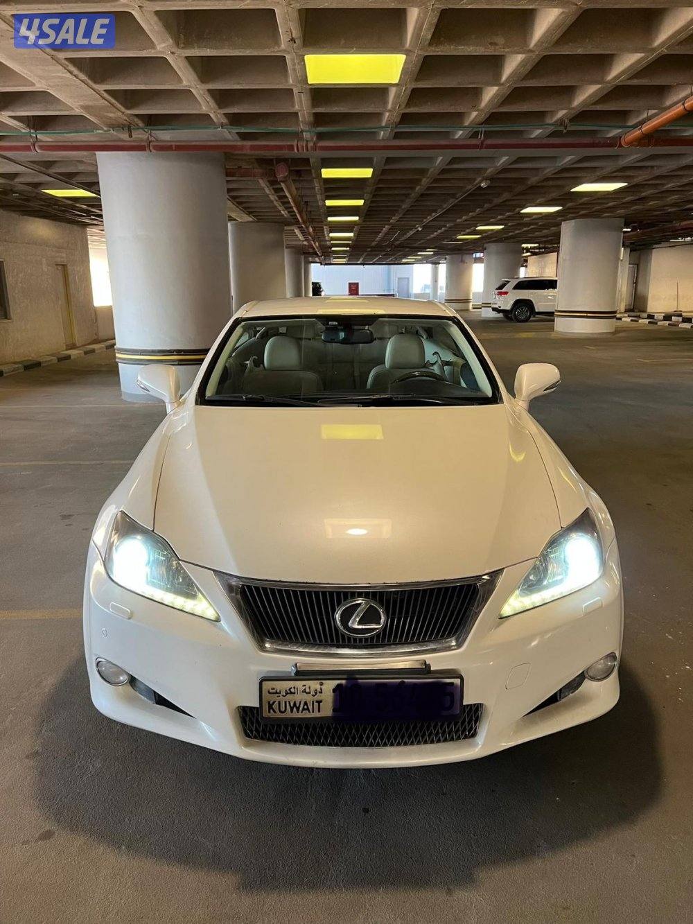 Lexus IS300C - Convertible0