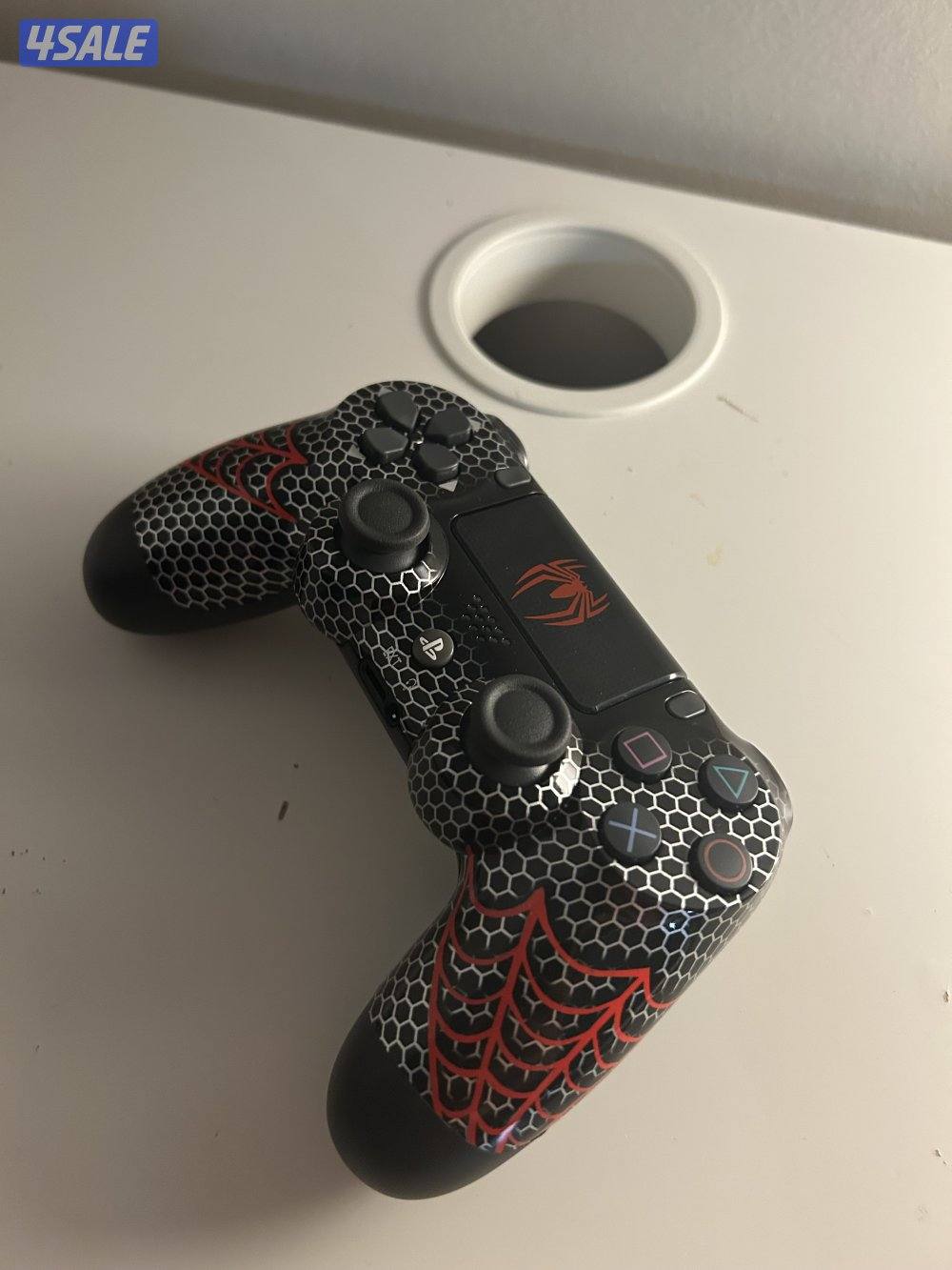 سوني فور استعمال نظيف مع ثلاث يدات4