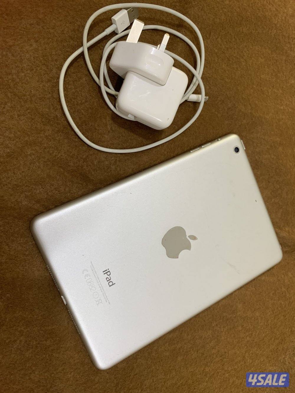 ايباد ميني تو 2 فضي 32 جيجابايت نظيف وشغال تمام مع الشحن الاصلي2