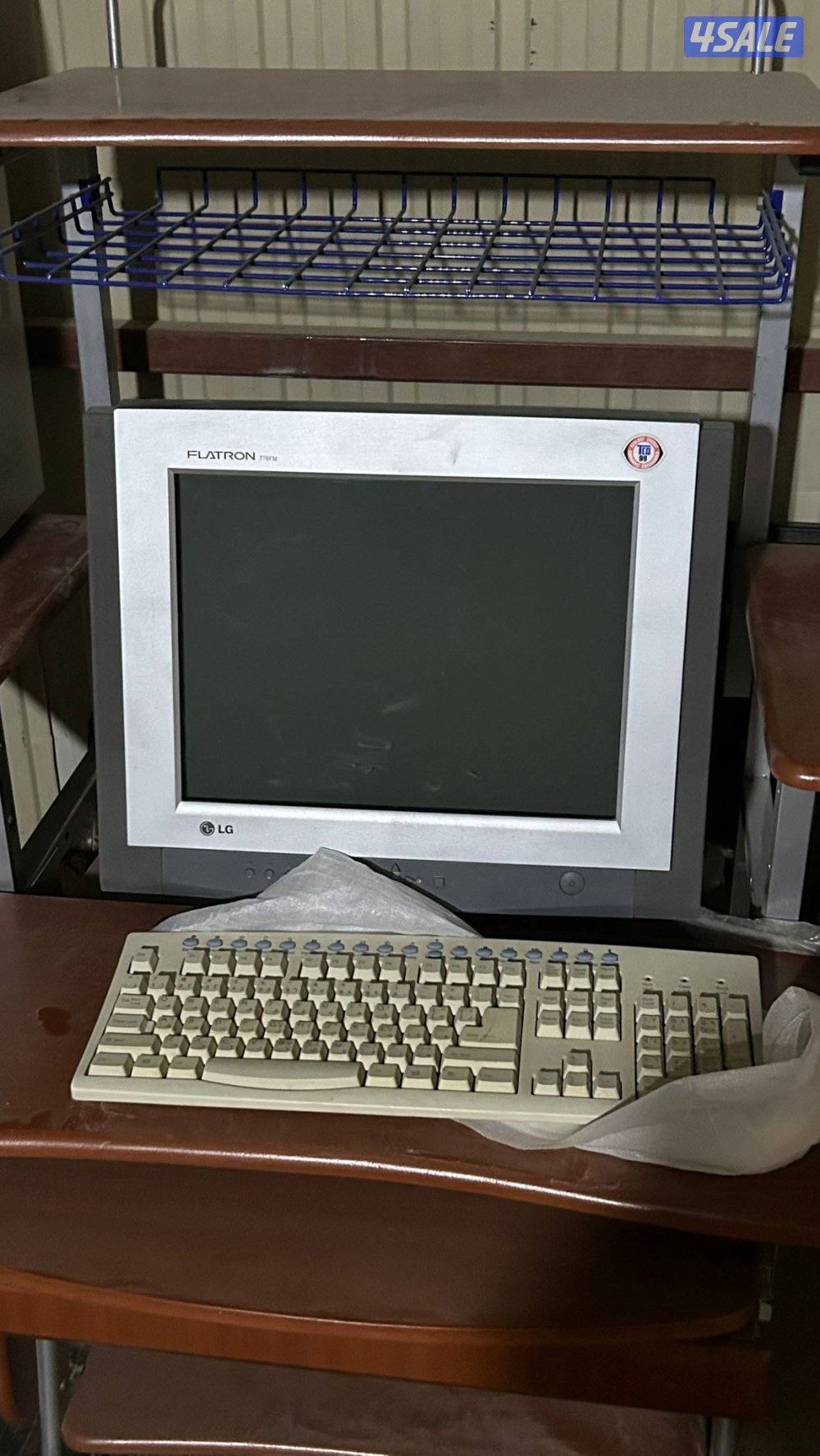 عندي اغراض ( طابعتين ، كمبيوتر ، تلفزيون ، مكتب) كلها قديمه للبيع4