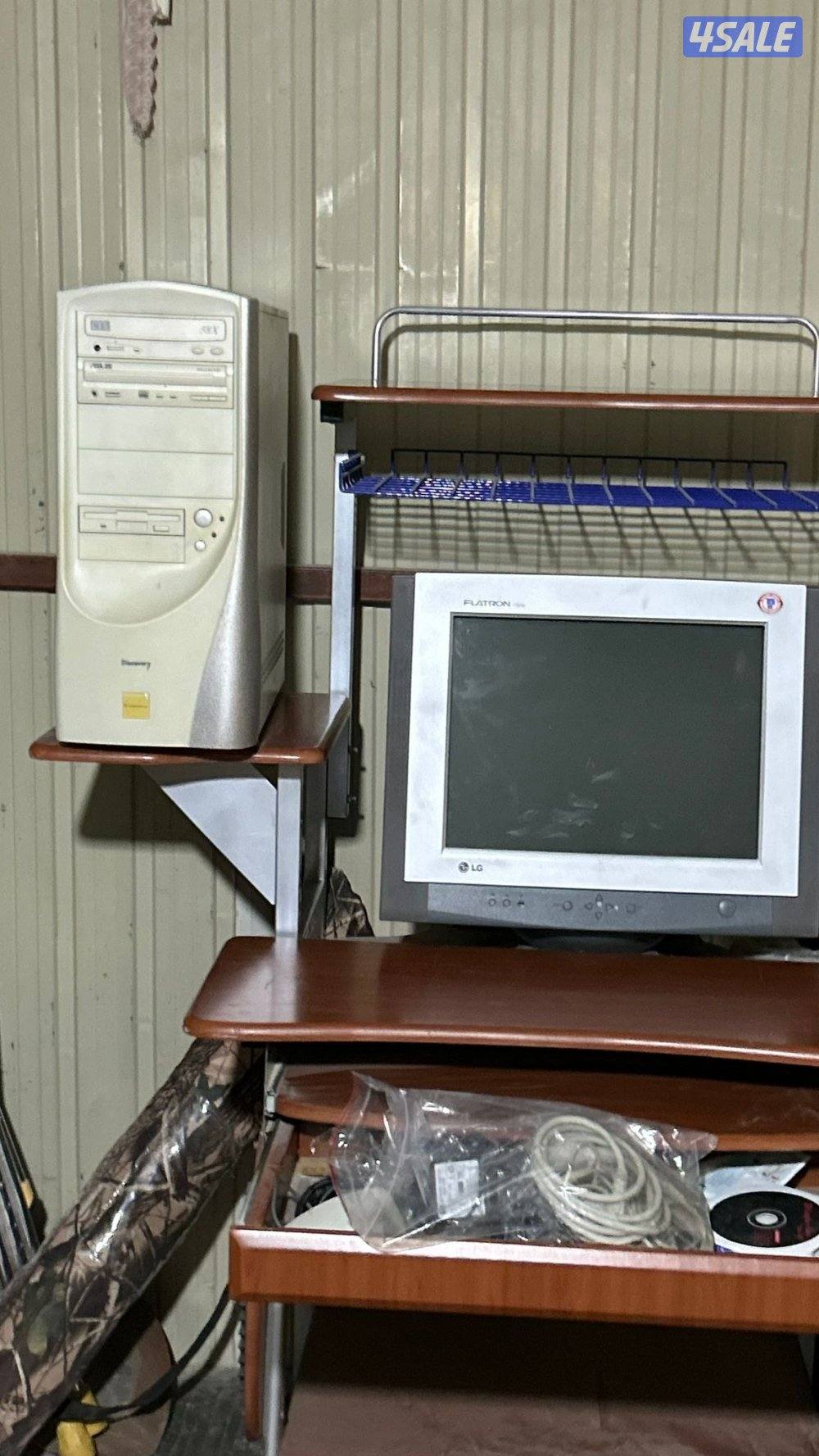 عندي اغراض ( طابعتين ، كمبيوتر ، تلفزيون ، مكتب) كلها قديمه للبيع7