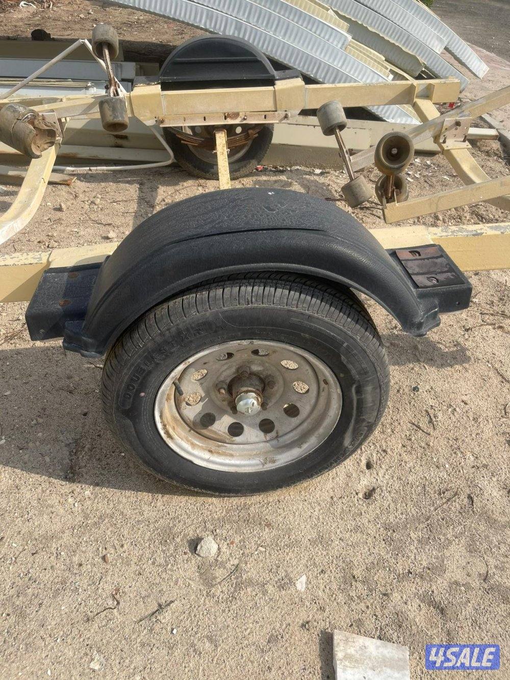 للبيع طراد أمريكي ١٤ قدم مع الماكينة و العربانة0