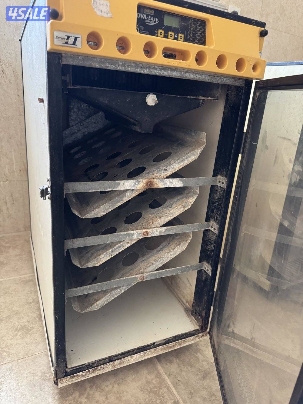 فقاسة نايف0