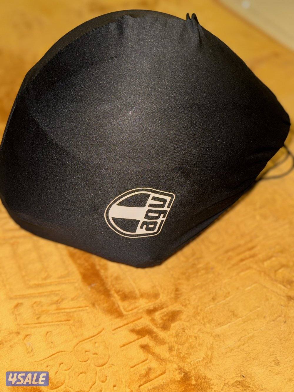 للبيع agv أصلي مع سماعه سينا اصليه0