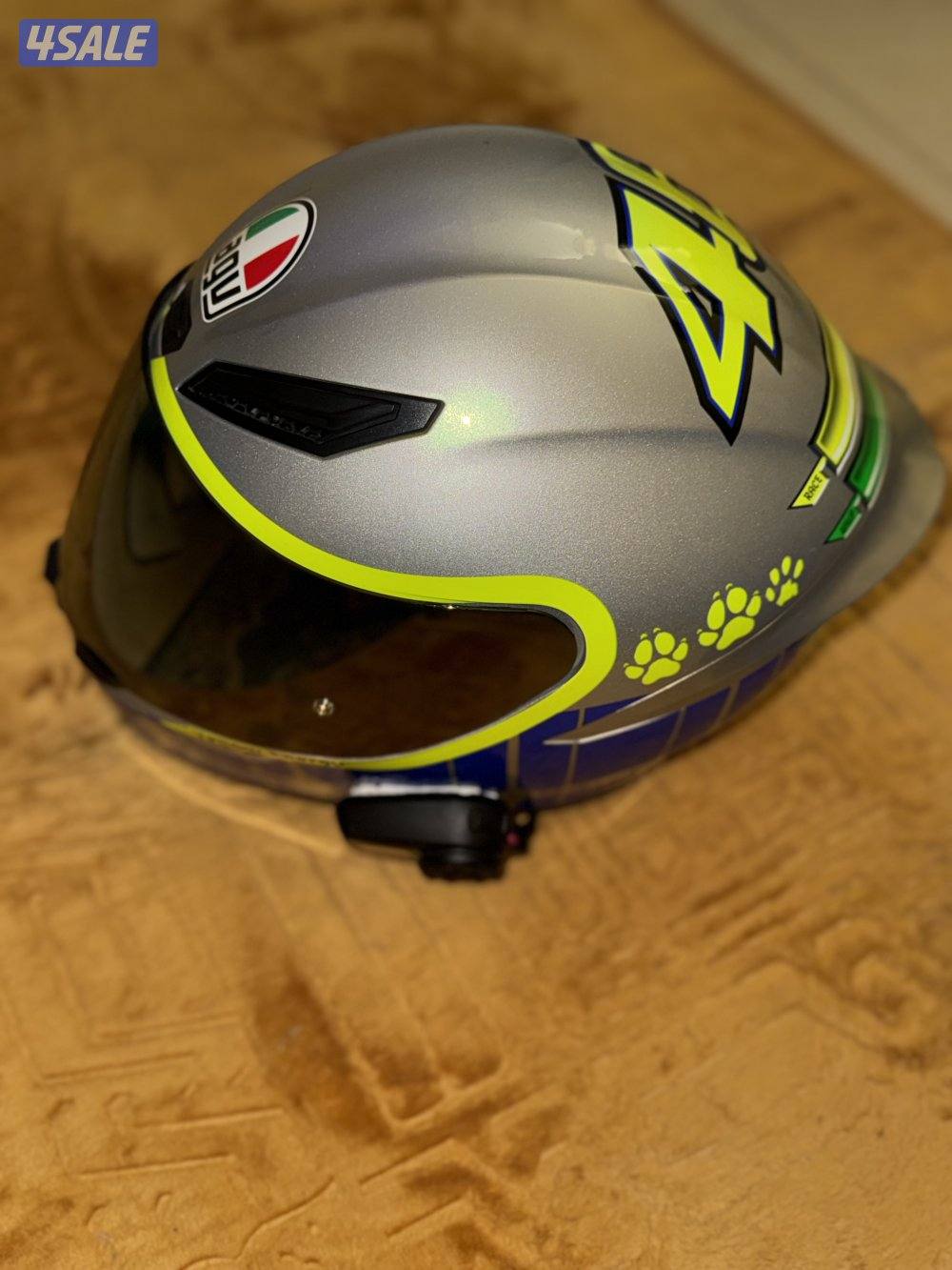 للبيع agv أصلي مع سماعه سينا اصليه3