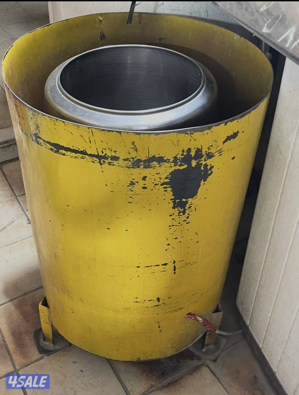 للبيع معدات مصبغة كاملة عدد 2 غسالة وعدد 3 نشافات وعدد 3 مكابس3