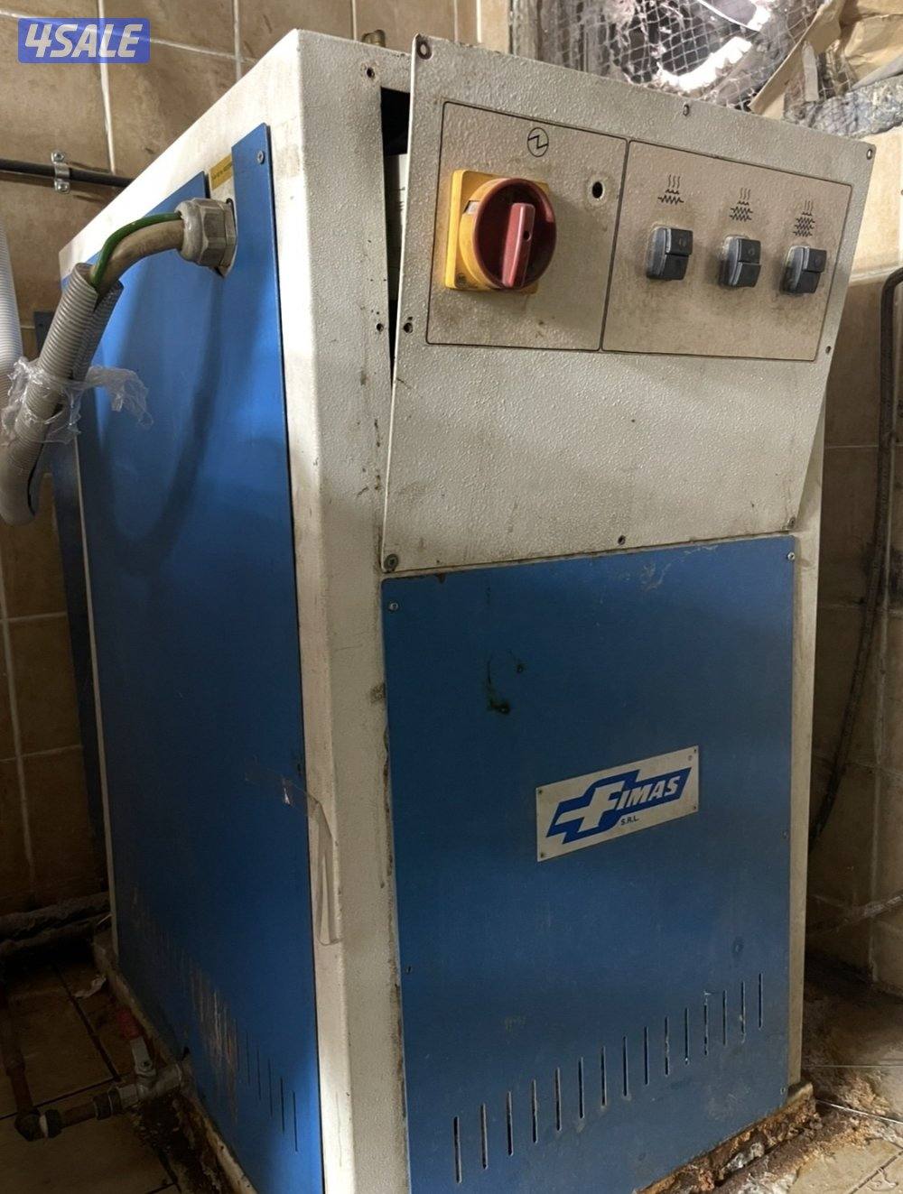 للبيع معدات مصبغة كاملة عدد 2 غسالة وعدد 3 نشافات وعدد 3 مكابس4