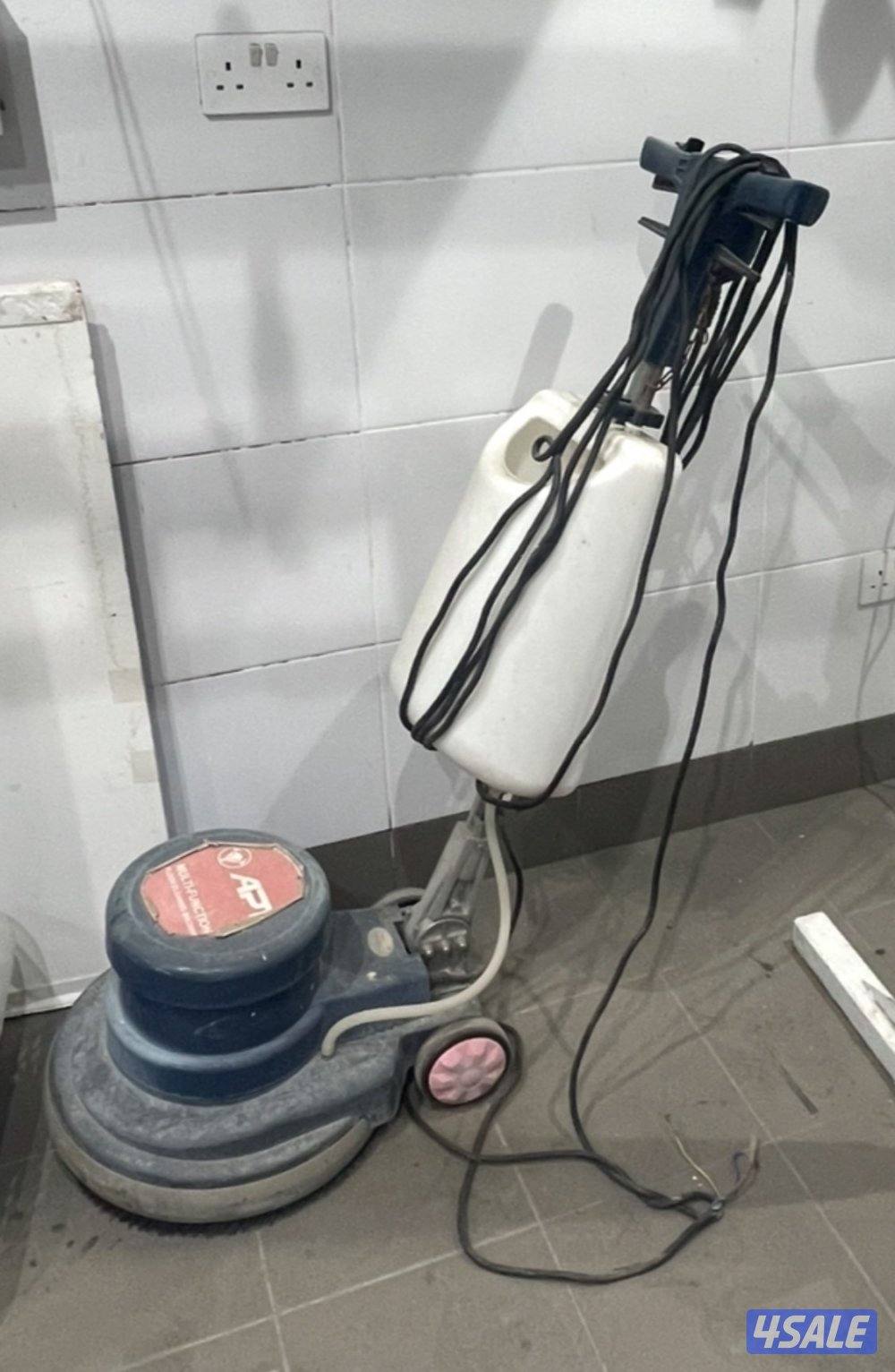 للبيع معدات مصبغة كاملة عدد 2 غسالة وعدد 3 نشافات وعدد 3 مكابس11