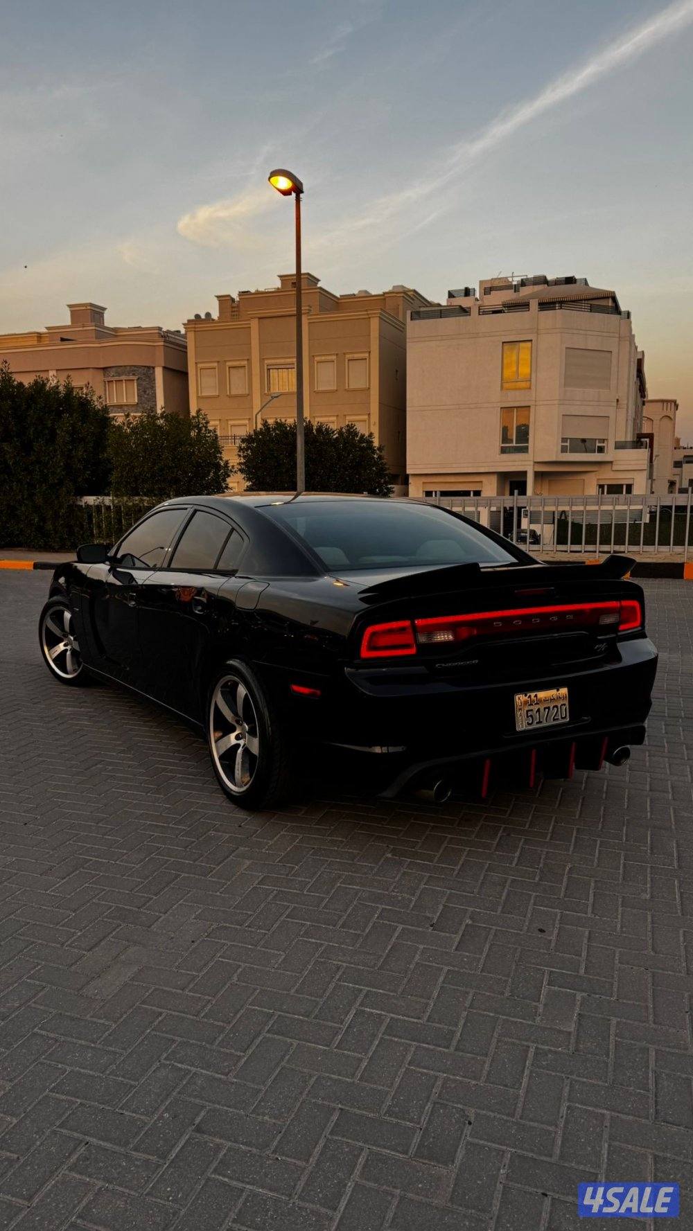 للبيع دوج شارجر موديل ٢٠١٣شرط الفحص1