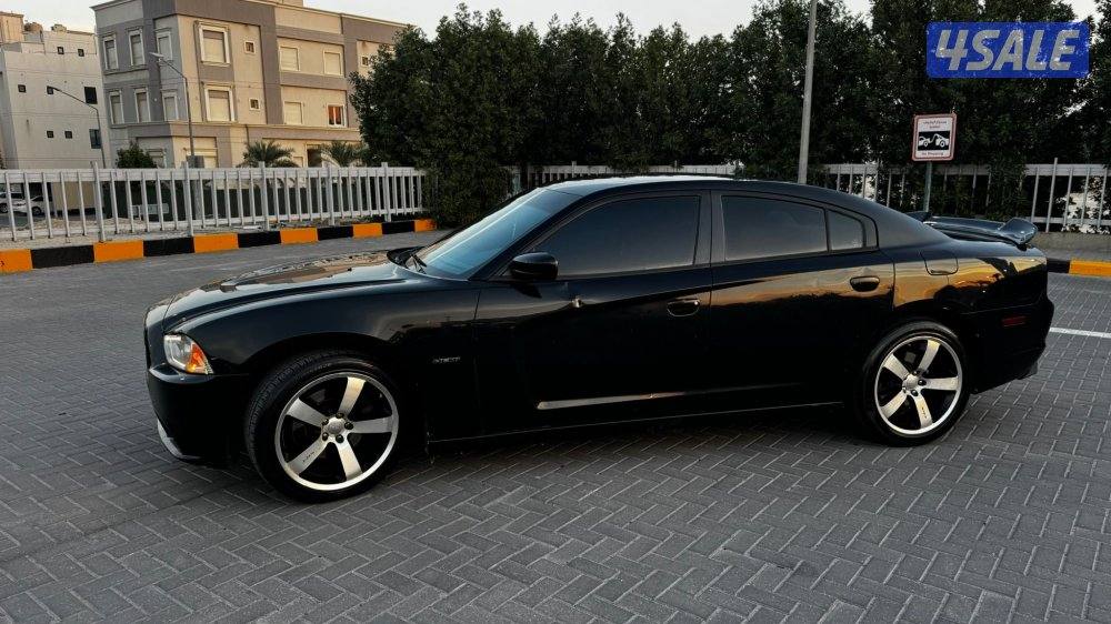 للبيع دوج شارجر موديل ٢٠١٣شرط الفحص6