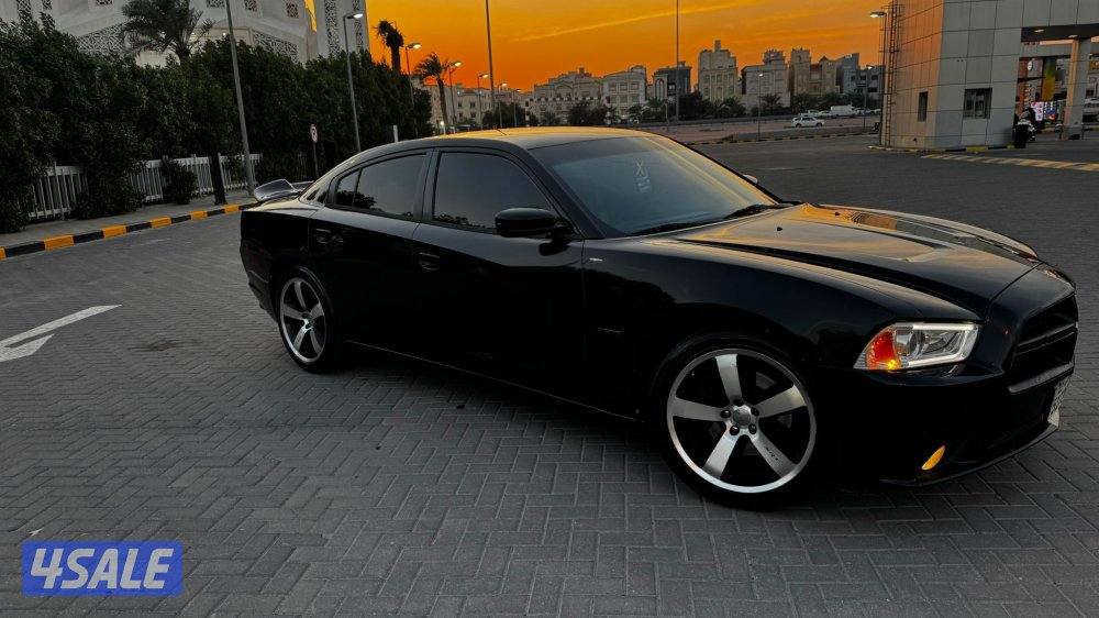 للبيع دوج شارجر موديل ٢٠١٣شرط الفحص7