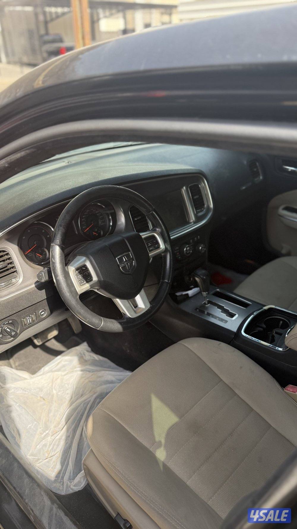 للبيع دوج شارجر موديل ٢٠١٣شرط الفحص8