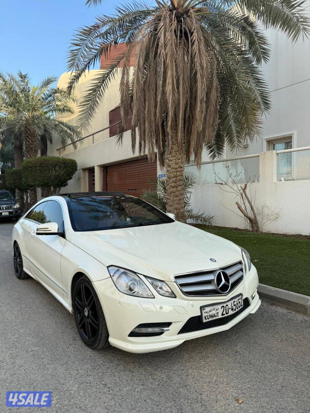 مرسيدس E300 كوبية0