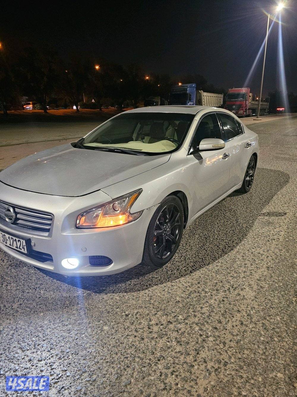 للبيع نيسان ماكسيما 2013  6 سلندر ... عداد 227 الف ...................1