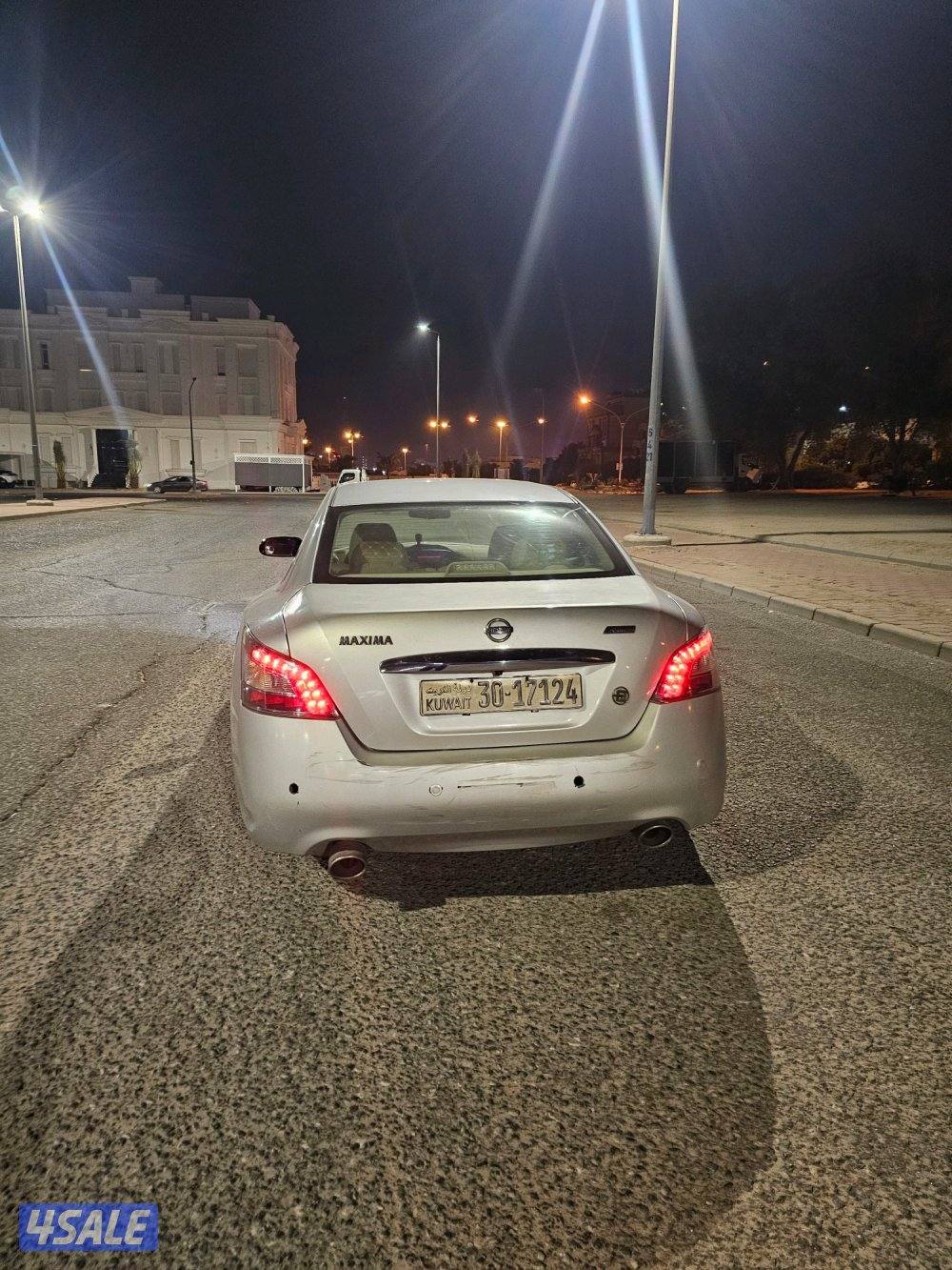 للبيع نيسان ماكسيما 2013  6 سلندر ... عداد 227 الف ...................5