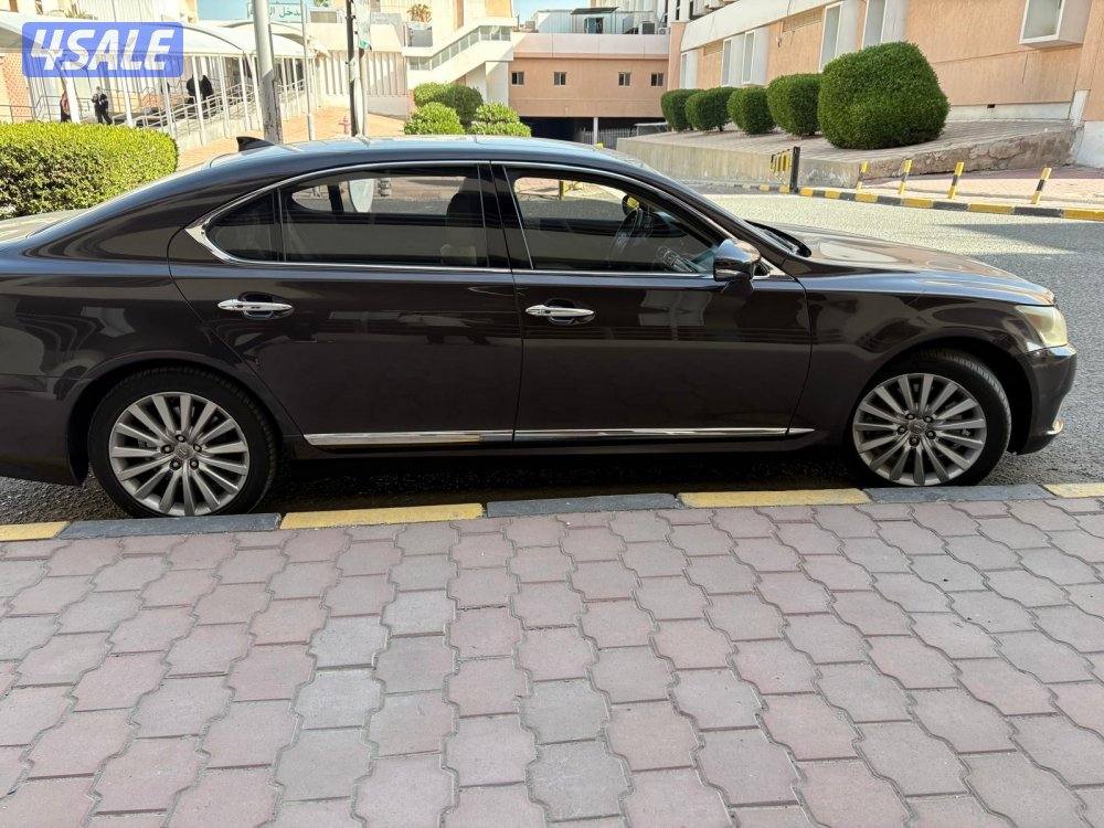 لكزس LS460 موديل 2016 ماشي 220 الف كيلو الساير كامل المواصفات6