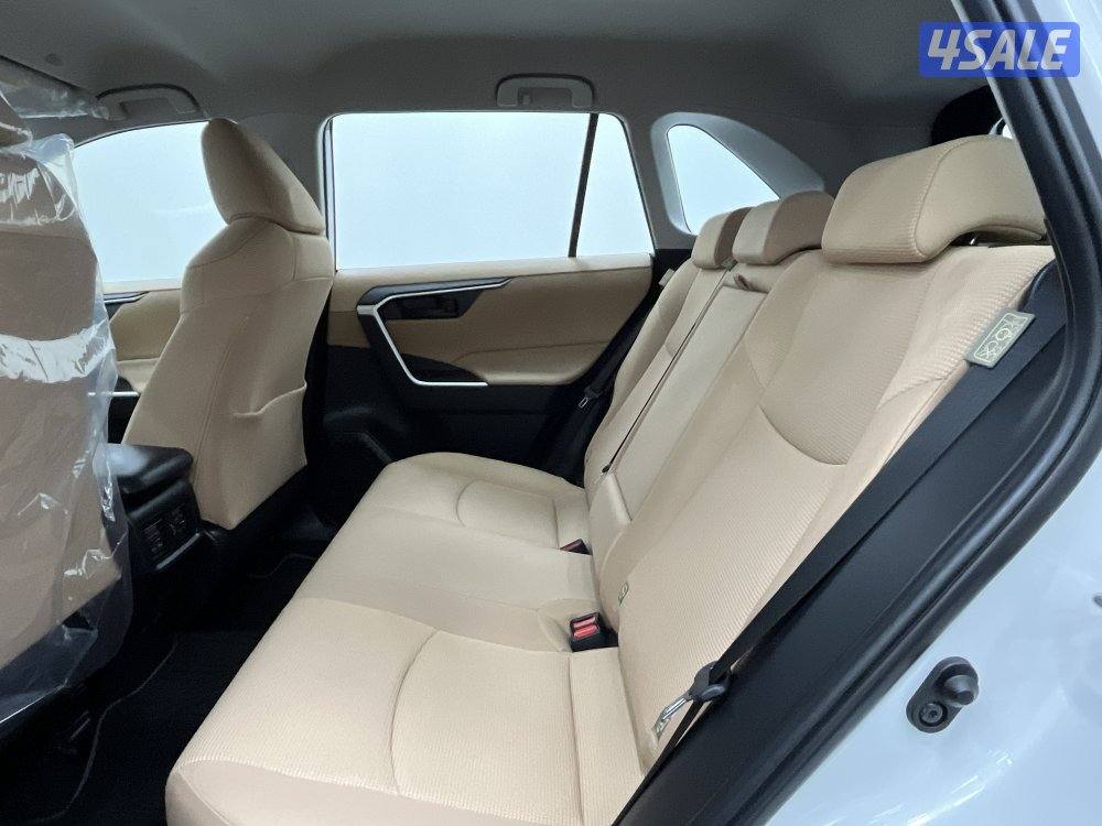 TOYOTA RAV401 4X2 STANDARD OPTION3