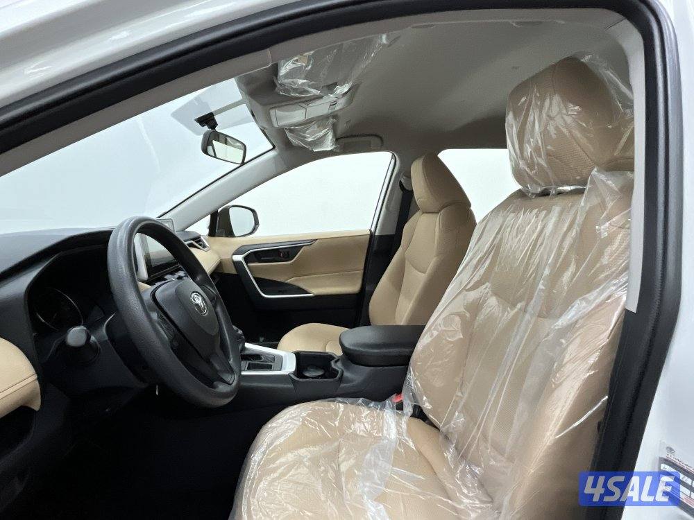 TOYOTA RAV401 4X2 STANDARD OPTION5