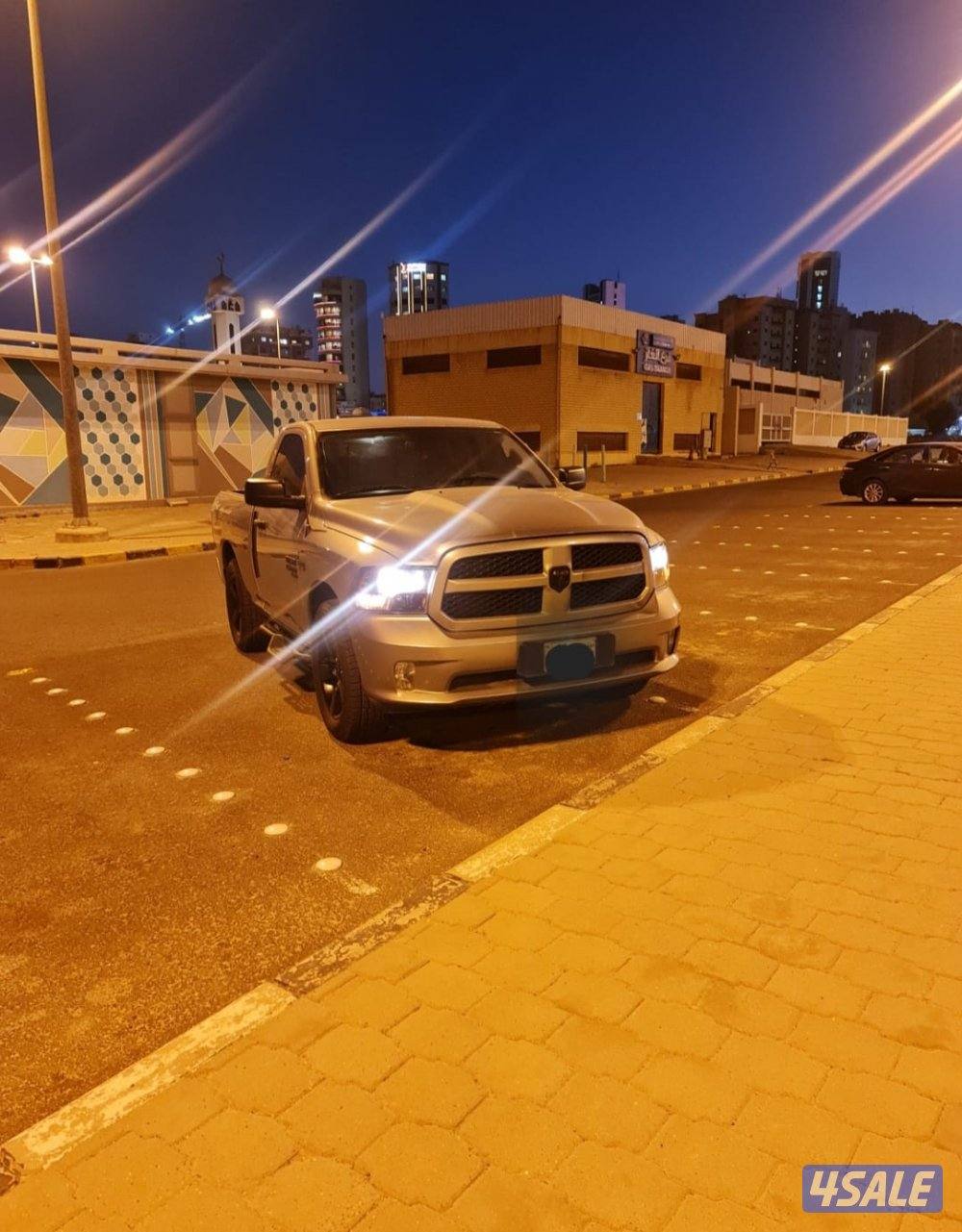 للبيع دودج رام بلاك بادج ٢٠٢٠ وكالة ماشي ١٧٣ الف كم شرط الفحص.2