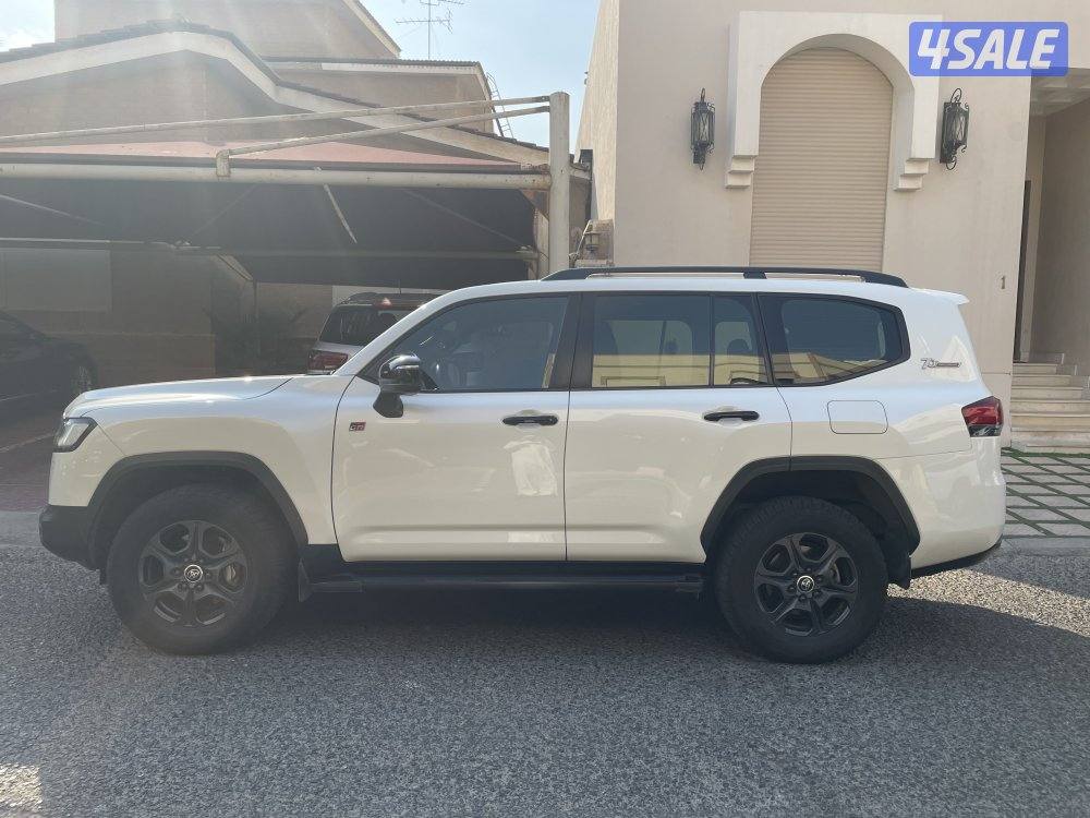 لاندكروزر GR بانزين وارد الساير صبغ الوكالة شرط الفحص4