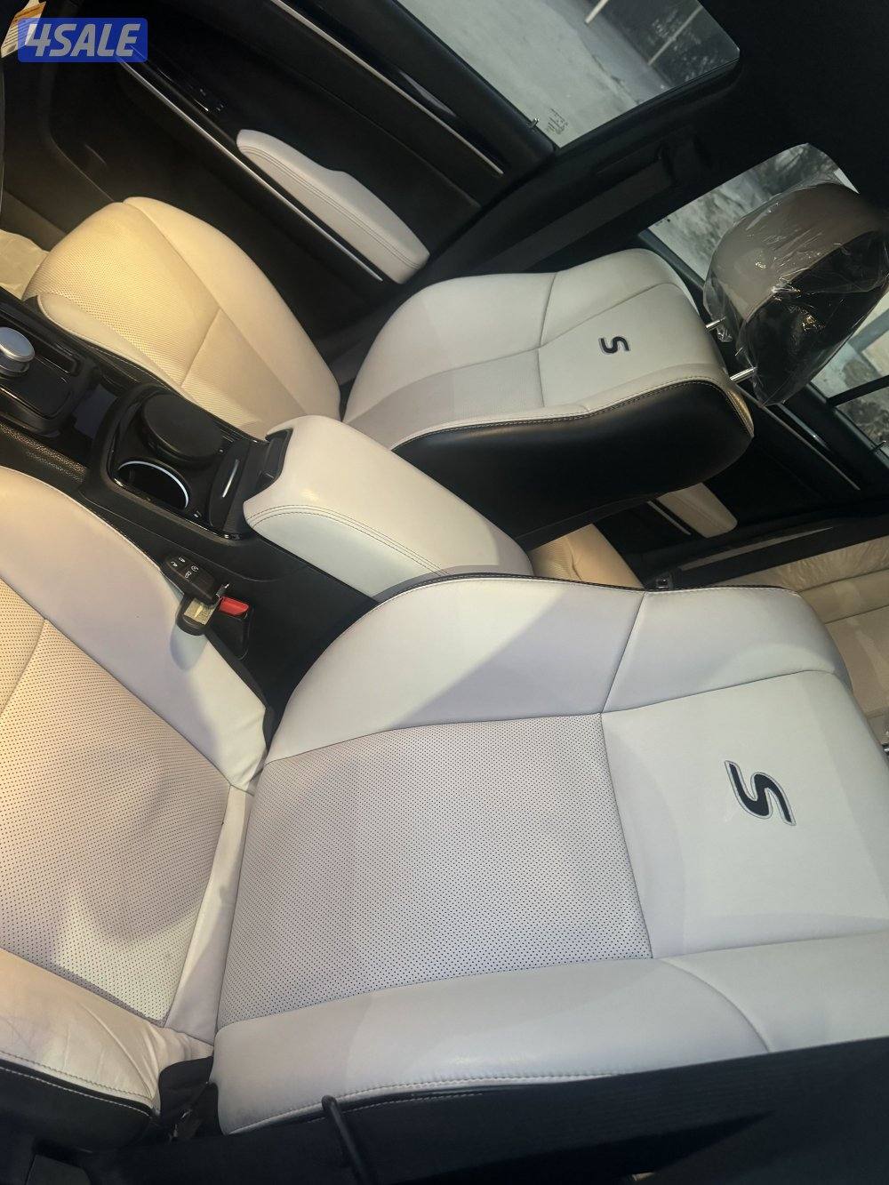 كرايزلر C300 عداد 67 الف4