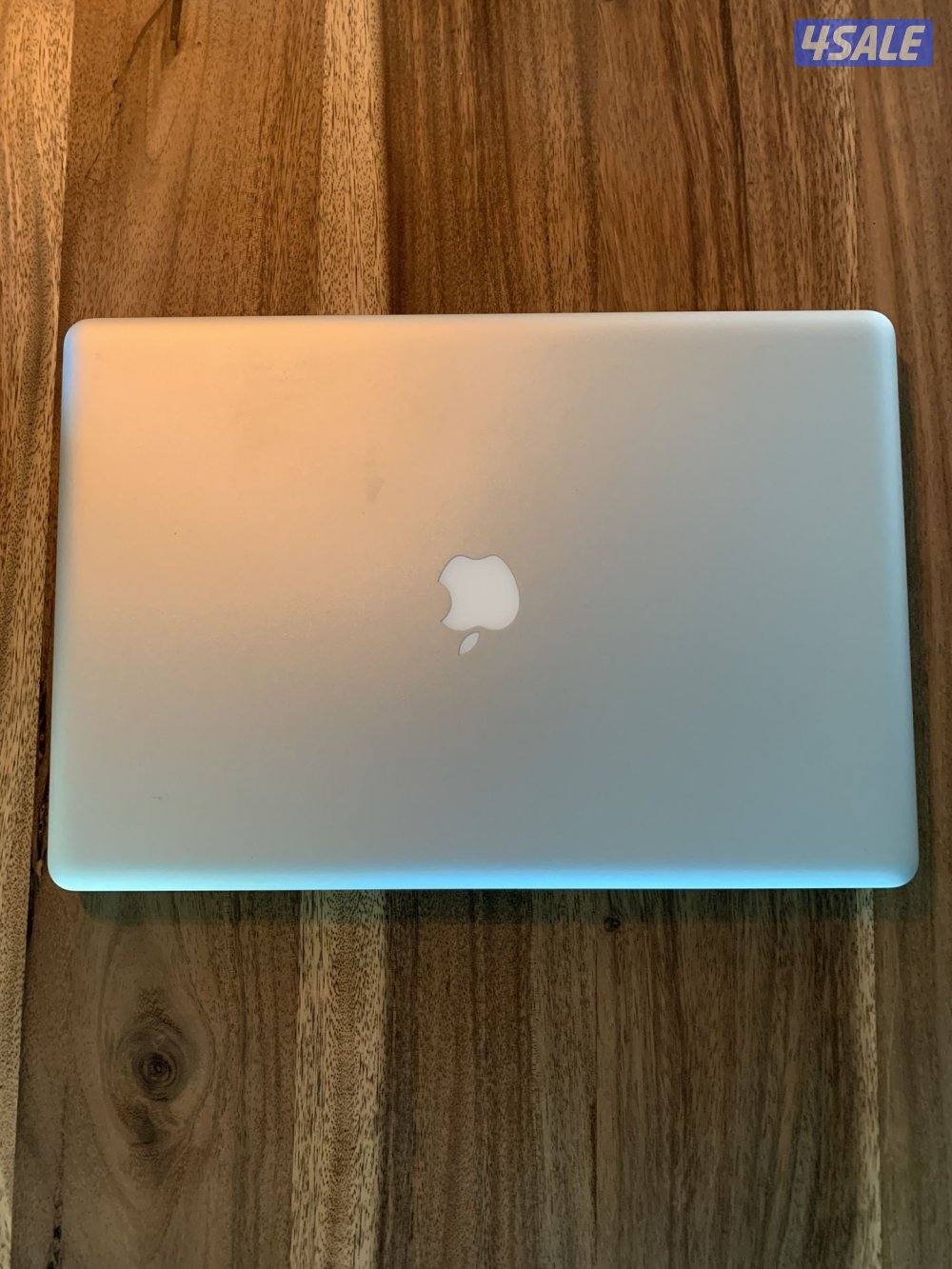 MACBOOK PRO 17 inch (End of November 2009)4