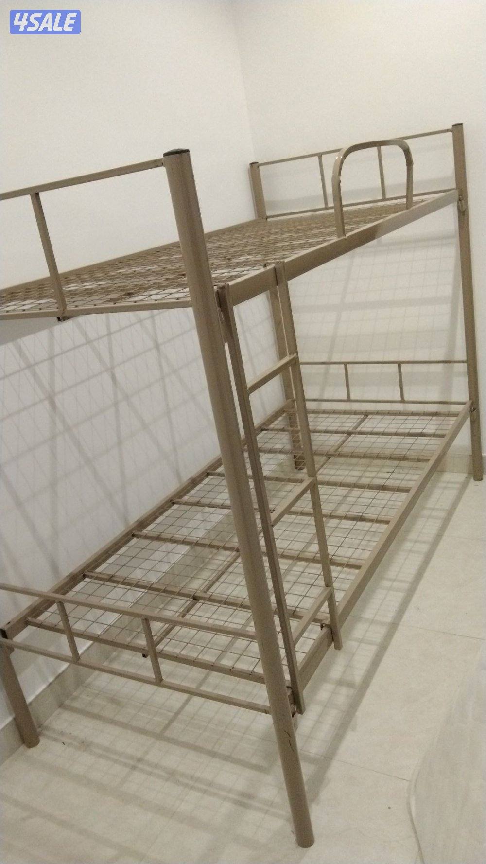 سرير حديد ومرتبه طبيه وبطانيه ومخده والملايات2