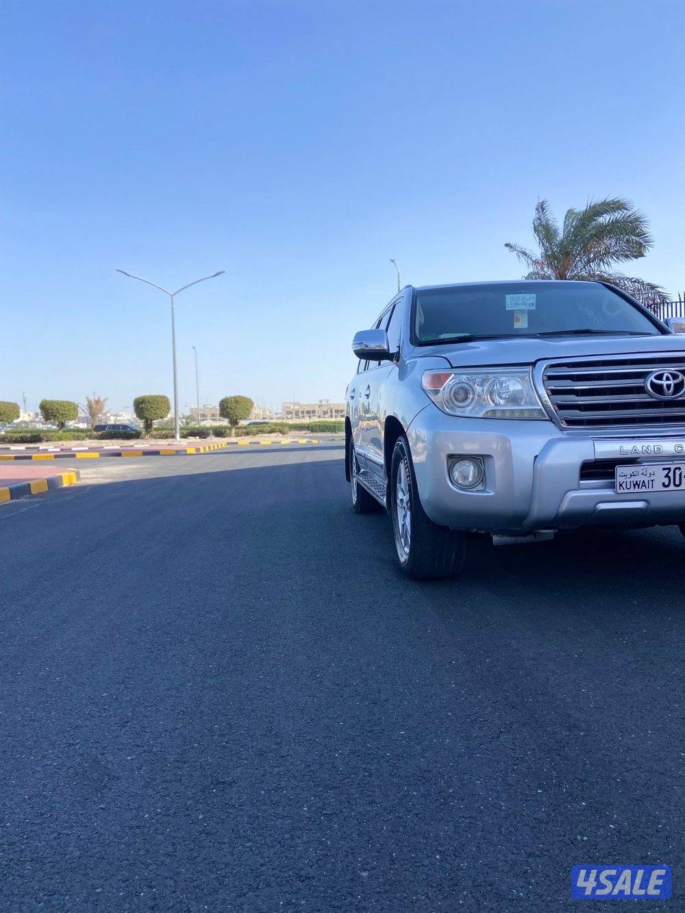 GXR 8 لاندكروز مويل 20144