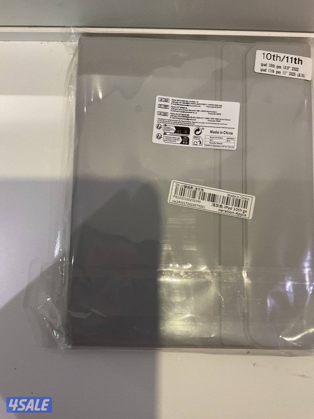 iPad gen 10 and 11 case with keyboard0