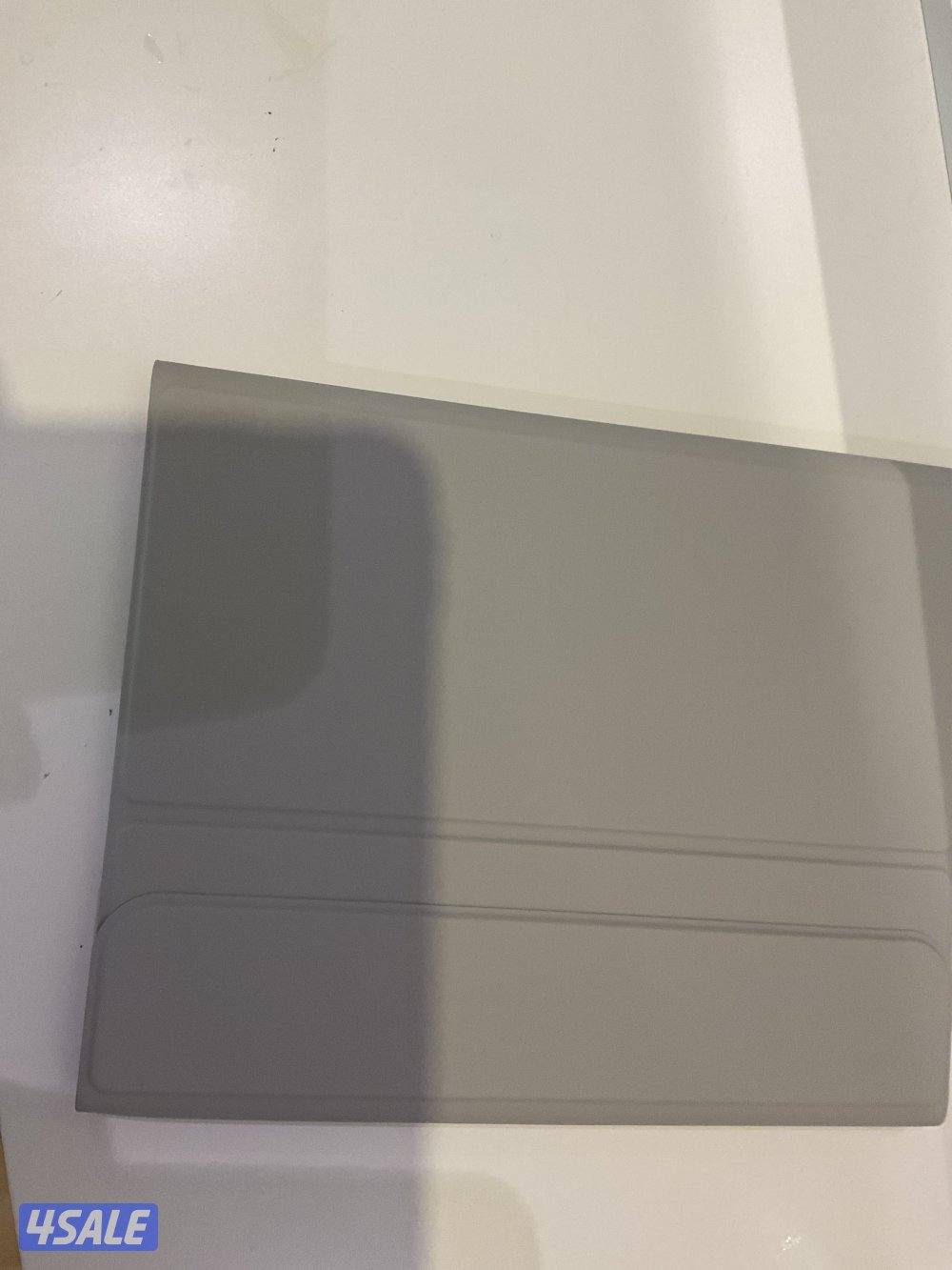 iPad gen 10 and 11 case with keyboard3