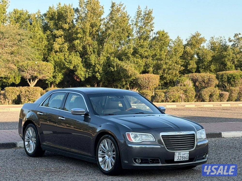 للبيع كرايسلر HEMI C300 5.7 موديل 2013 وارد الملا1