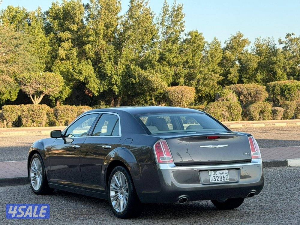 للبيع كرايسلر HEMI C300 5.7 موديل 2013 وارد الملا3