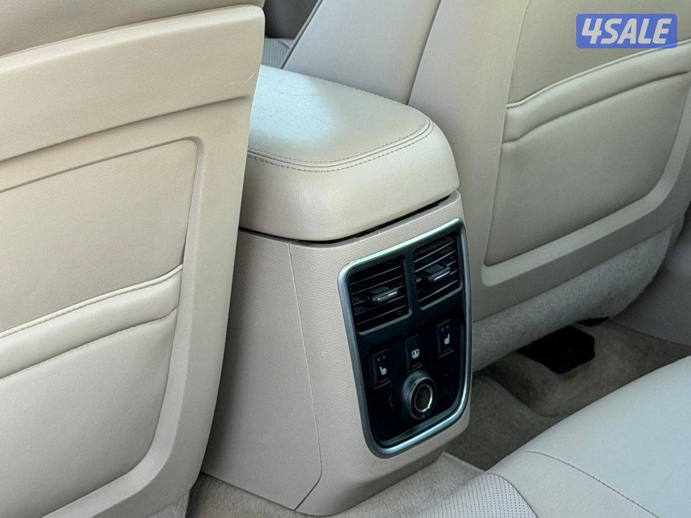 للبيع كرايسلر HEMI C300 5.7 موديل 2013 وارد الملا11