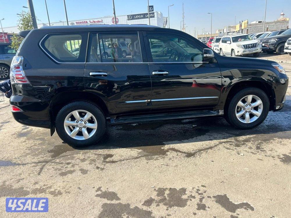 لكزس GX460 موديل 2017 ماشى 183.000 k.m  وارد الساير3