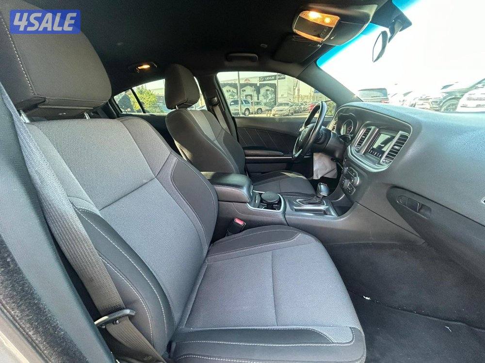 دودج شارجر SXT-V6 موديل 2021  ماشى 82.000 k.m  وارد الملا.5