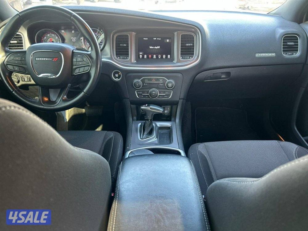 دودج شارجر SXT-V6 موديل 2021  ماشى 82.000 k.m  وارد الملا.6