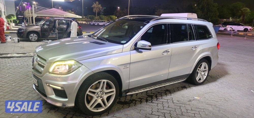 مرسيدس GL500 موديل 2013 كامل المواصفات 3,000 دك بحالة جيدة جدا0