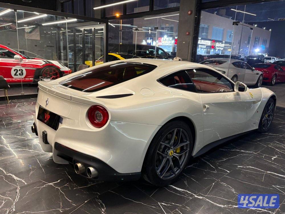 فيراري F127