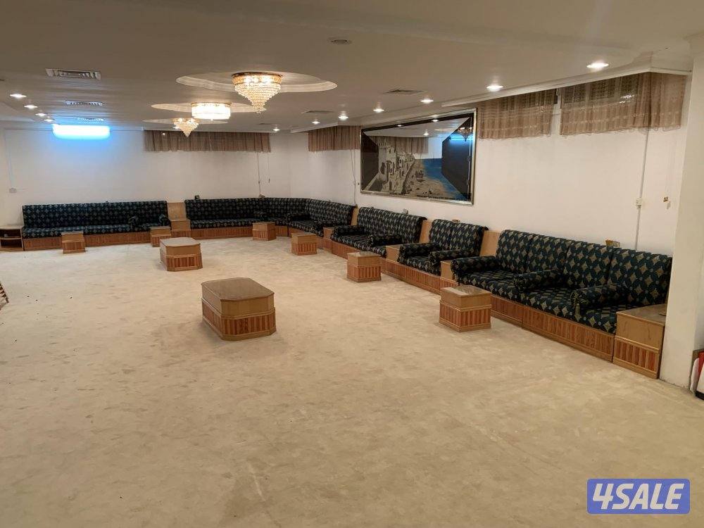 للبيع طقم ديوانية كامل بحالة ممتازة4