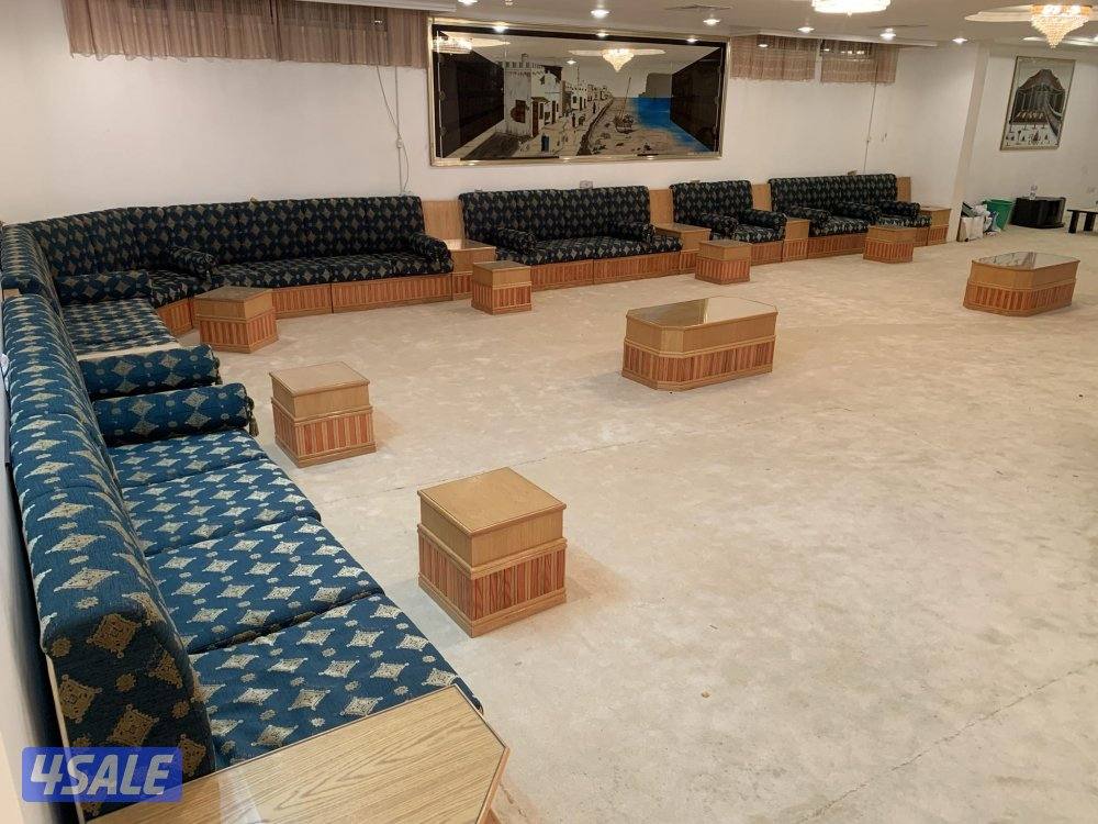 للبيع طقم ديوانية كامل بحالة ممتازة9