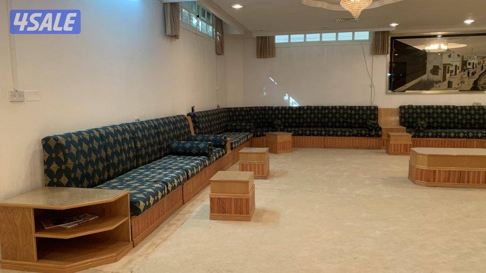 للبيع طقم ديوانية كامل بحالة ممتازة11