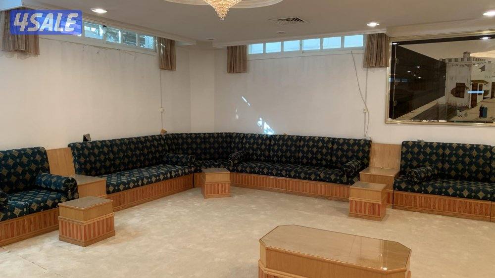 للبيع طقم ديوانية كامل بحالة ممتازة14