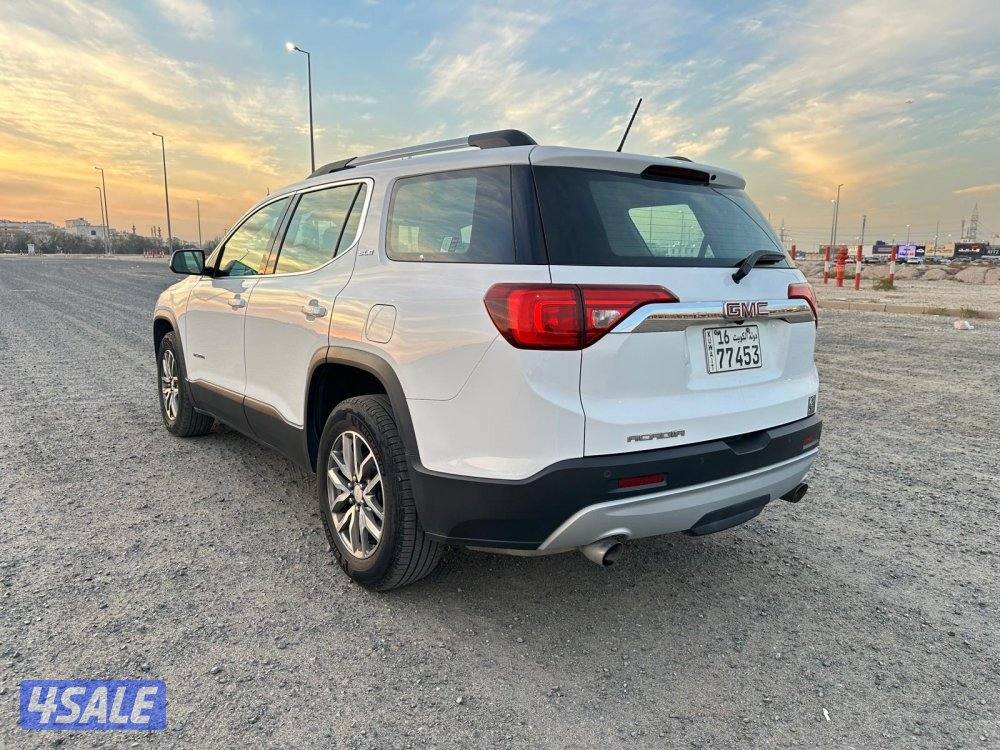 جي ام سي اكاديا موديل ٢٠١٨ بحالة الوكالة1