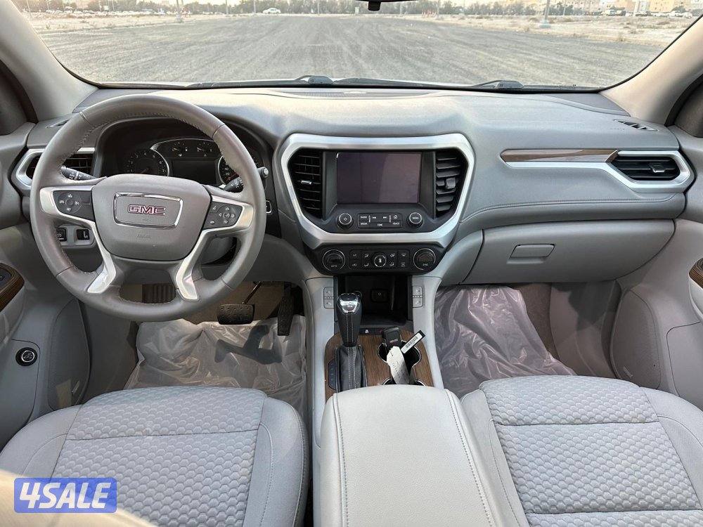 جي ام سي اكاديا موديل ٢٠١٨ بحالة الوكالة9