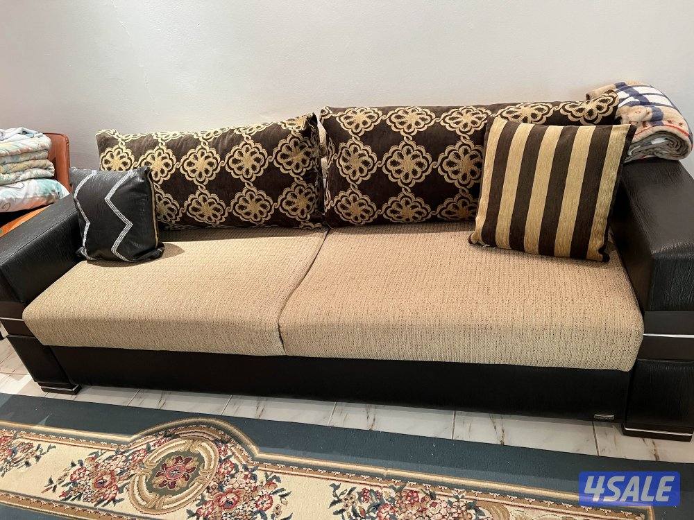 طقم جلوس وطقم طاولات وطاوله صغيره3