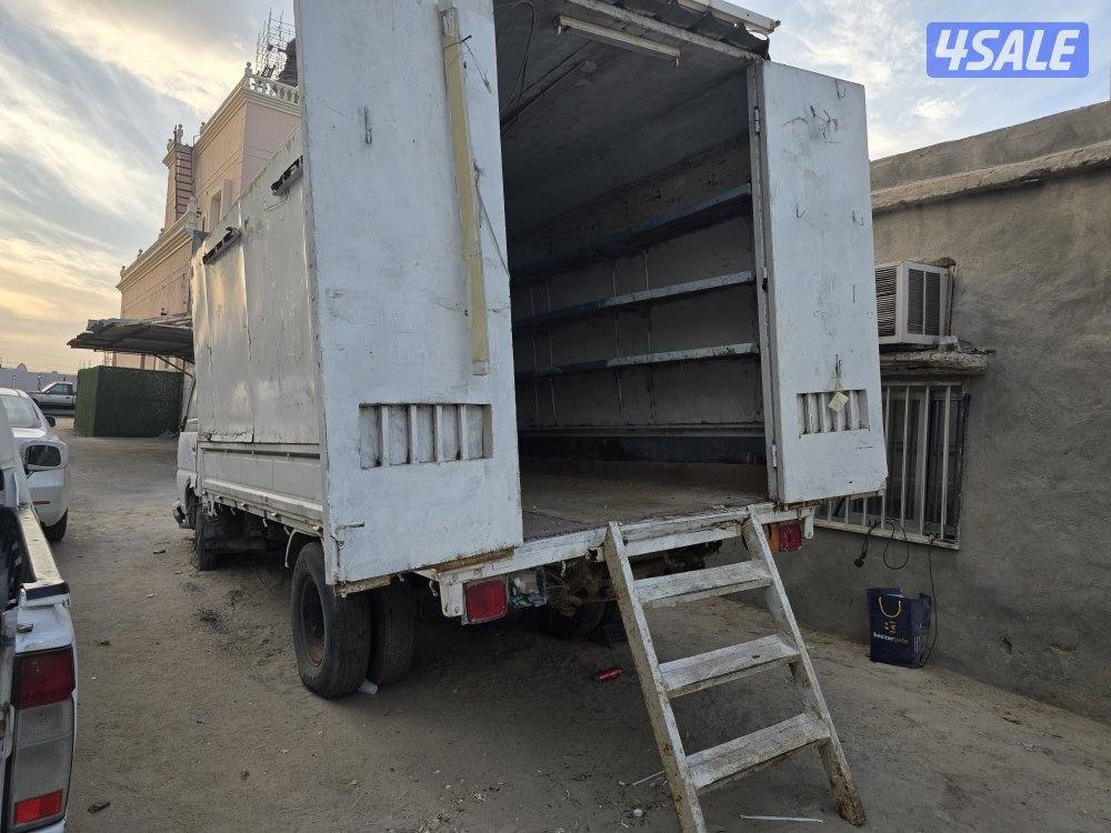 هاف لوري يصلح مخزن11