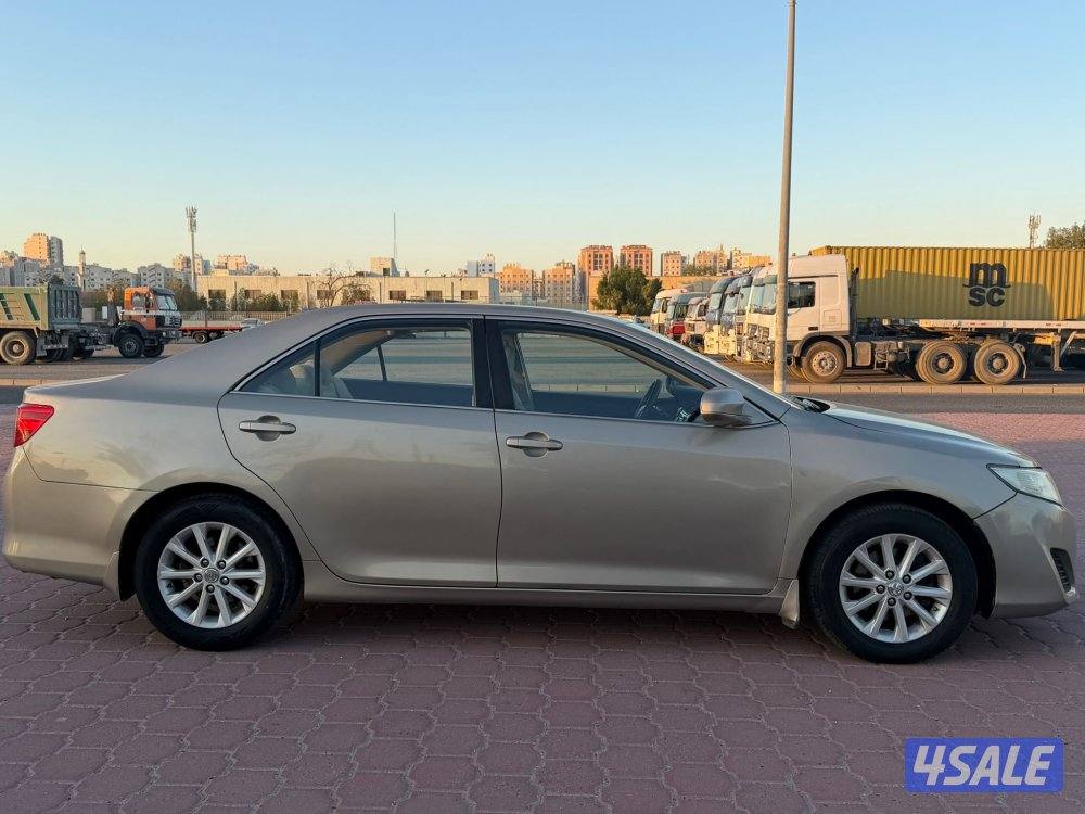 كامري 2013  بحاله ممتازه شرط الفحص5