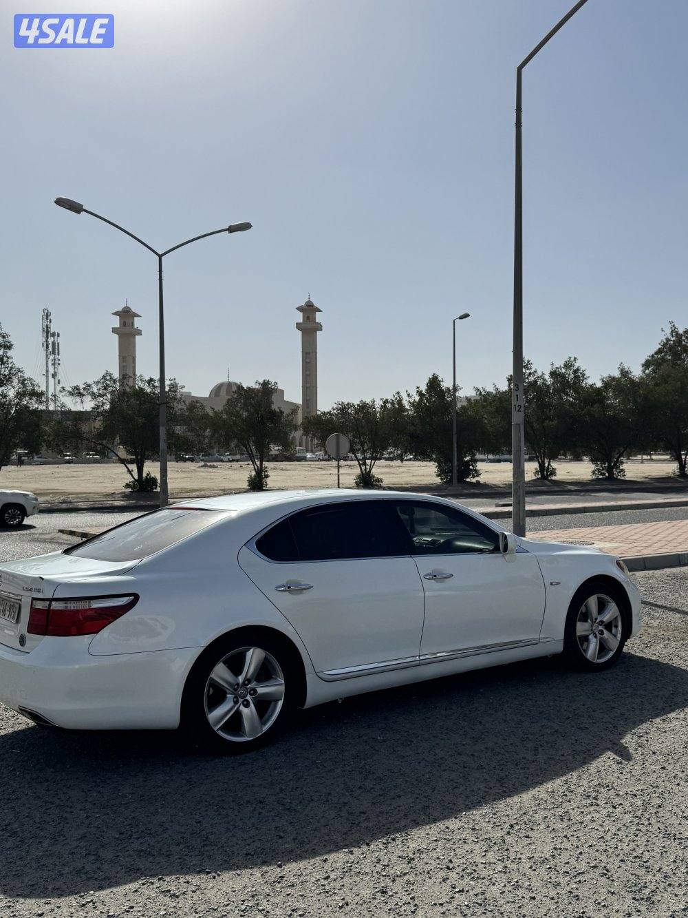 للبيع موديل 2009 شرط الفحص قير مكينه شاصي البدي فيه ثلاث قطع ماشي 2811